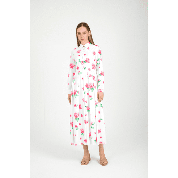 Rose dress is the perfect choice for an elegant night out