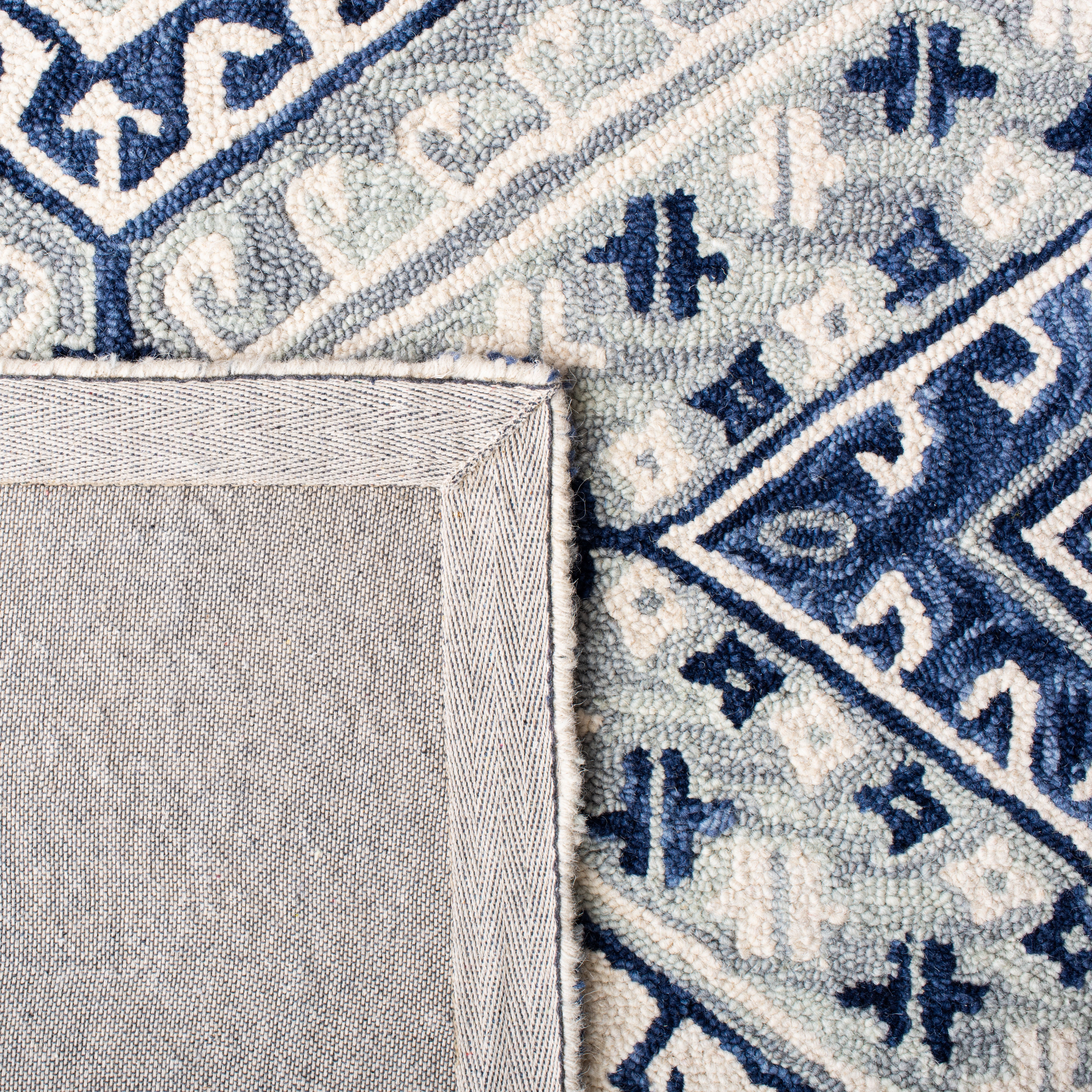 SAFAVIEH Aspen Eglantine Geometric Diamonds Wool Area Rug, Grey/Blue, 4' x 6'