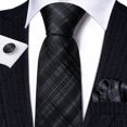 thumbnail image 4 of Set de corbata Barry.Wang de seda a cuadros con gemelos y pañuelo, 4 of 5