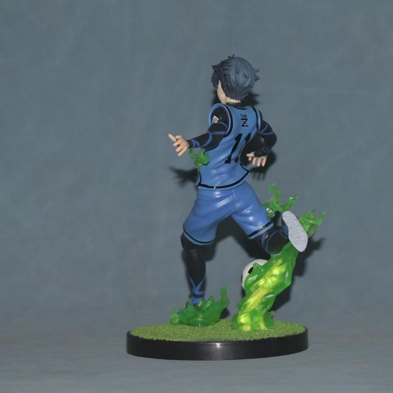 Newly Nagi Nagisoma Figure Isagi Yoichi‌‌ Figure Playng Soccer Sport Suit Anime Figures PVC Character Action Model Figure Statue Decoration Ornament Gifts (Isagi)