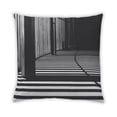 thumbnail image 2 of Ahgly Company Color Focus Black Coussin Décoratif d'Extérieur, 18 Po X 18 Po, 2 of 6