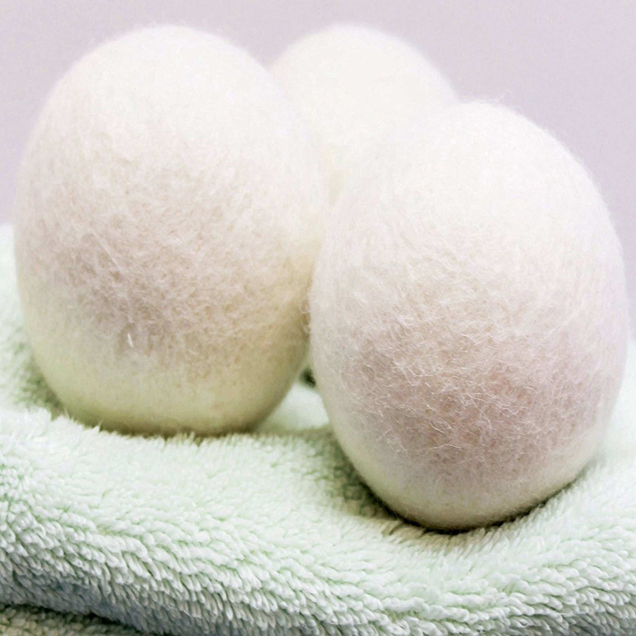 Smart Design Wool Dryer Balls - Natural Eco Fabric Softener - Eliminates Wrinkles & Reduces Static - Set of 3 - White