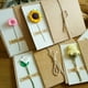 thumbnail image 2 of Tarjetas de Felicitación de flores secas hechas a mano, tarjetas de mensaje para boda, cumpleaños, Festival, fiesta, Halloween, Navidad, paquete de 10 Uds., 2 of 4