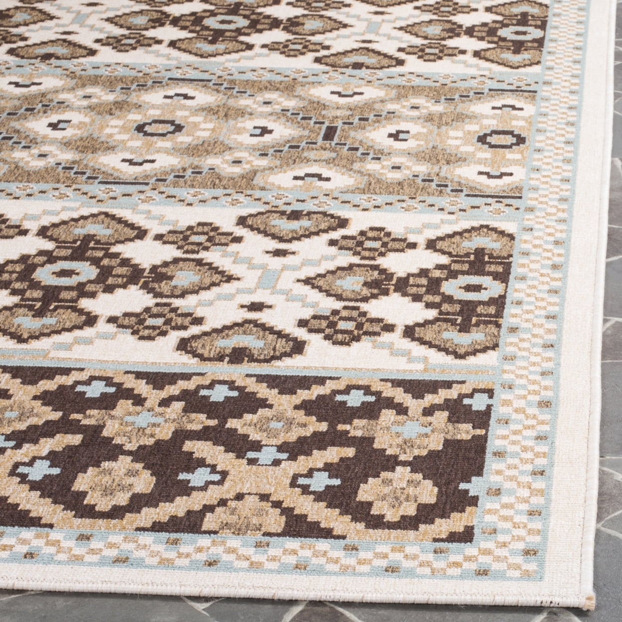 SAFAVIEH Veranda Moriah Southwestern Indoor/Outdoor Area Rug, 6'7" x 6'7" Square, Green/Terracotta
