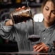 thumbnail image 4 of Colador de cócteles - Colador de barra de acero inoxidable para barman, colador de bebidas con herramienta de barra para camareros y mixólogos, 4 of 5