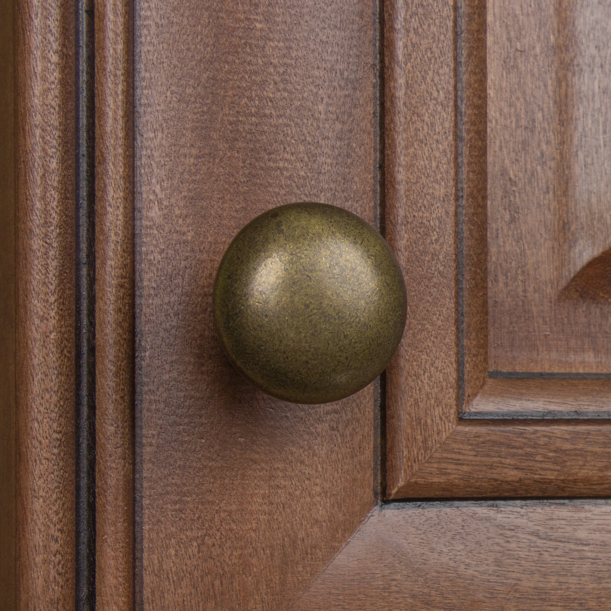 GlideRite 1.125 in. Solid Classic Round Cabinet Knobs, Antique Brass, Pack of 10