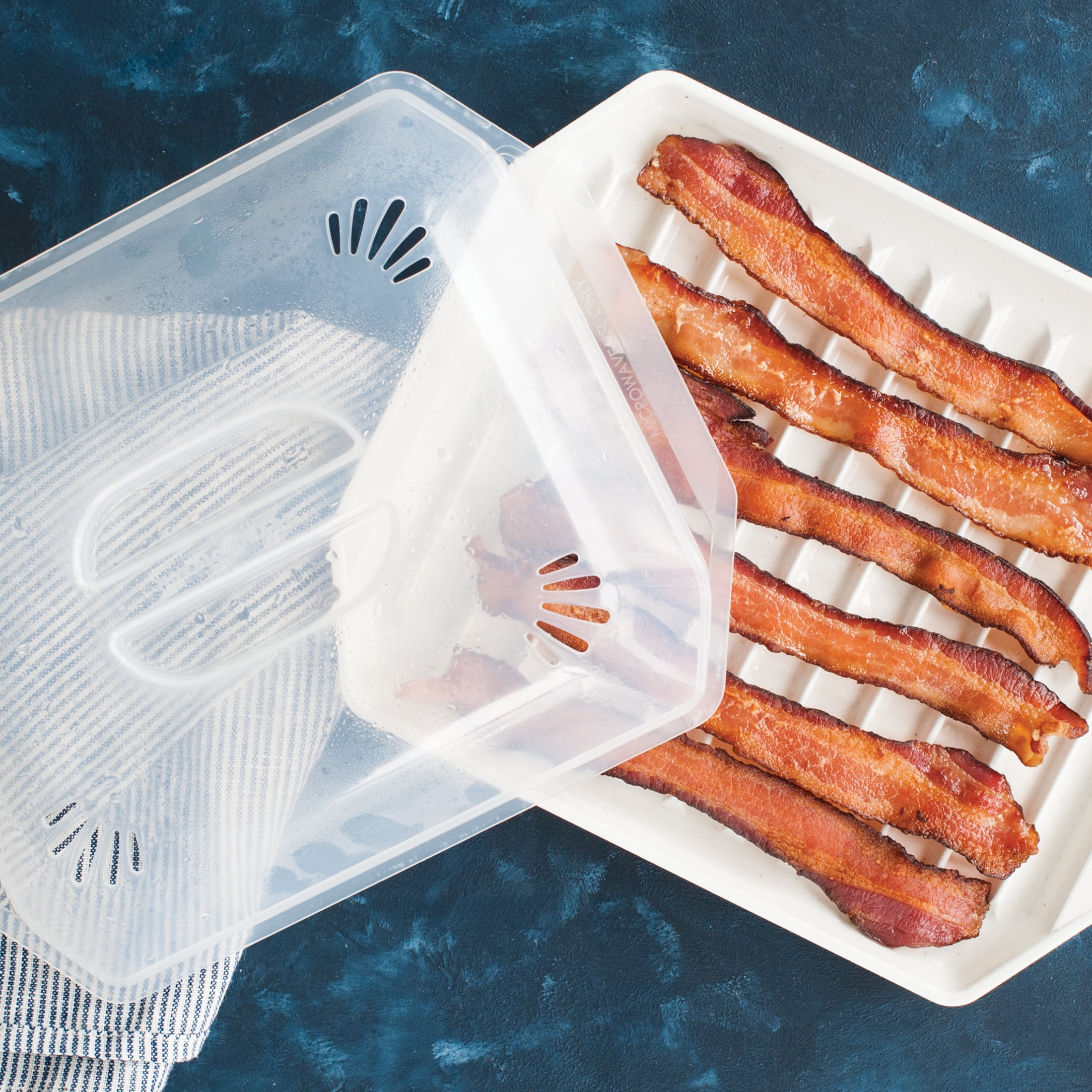 Nordic Ware® Microwave Slanted with Lid Bacon Tray, 1 - Dillons Food Stores