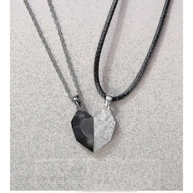 Couples Gifts Couples Necklaces For Him & Her 2 Pcs Magnetic Matching Heart Pendant Necklace Women GuanGuan