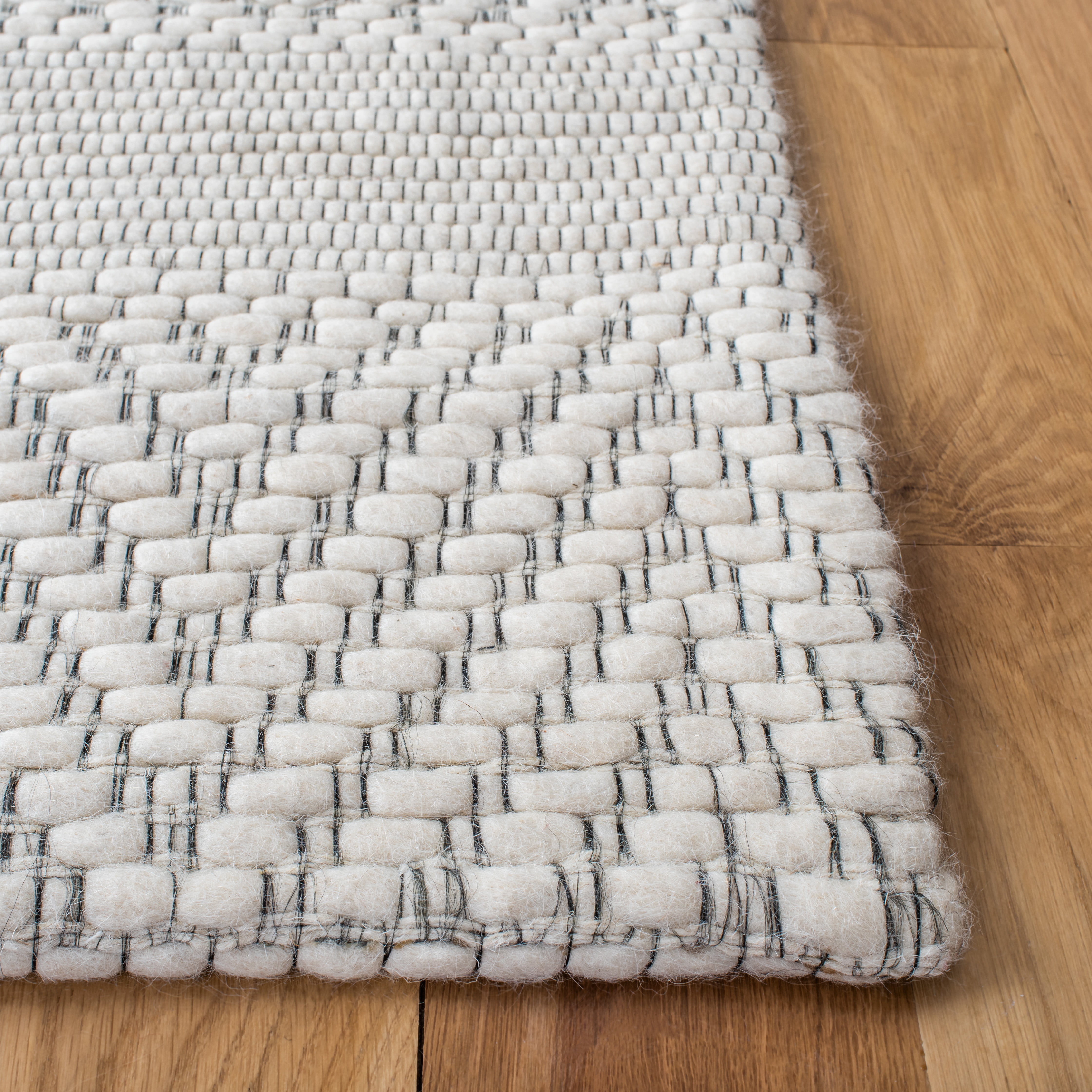 SAFAVIEH Marbella Keeleigh Diamond Area Rug, Ivory, 9' x 12'