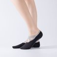 thumbnail image 1 of Calcetines antideslizantes negros de la yoga, calcetines antideslizantes para las mujeres de la aptitud del ballet de Pilates de la yoga, 1 of 4
