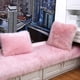 thumbnail image 2 of Alfombra Rosa, Alfombra De Dormitorio De Piel De Oveja Artificial, Alfombra De Cama De Lana, Alfombra De Felpa Para Cojín De Silla Y Sofá Alfombra Rectangular (Rosa, 60 X 90 Cm). Afortunado Sencillez, 2 of 5