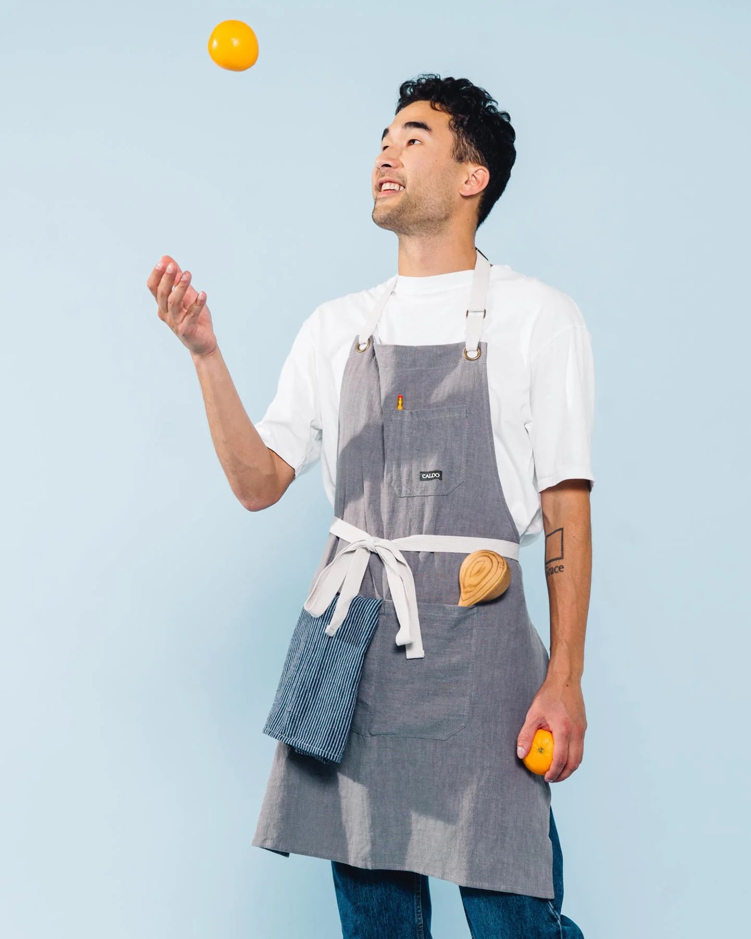 Caldo Daily Cotton Kitchen Apron for Cooking- Mens and Womens Professional  Chef or Server Bib Apron - Adjustable Straps with Pockets and Towel Loop