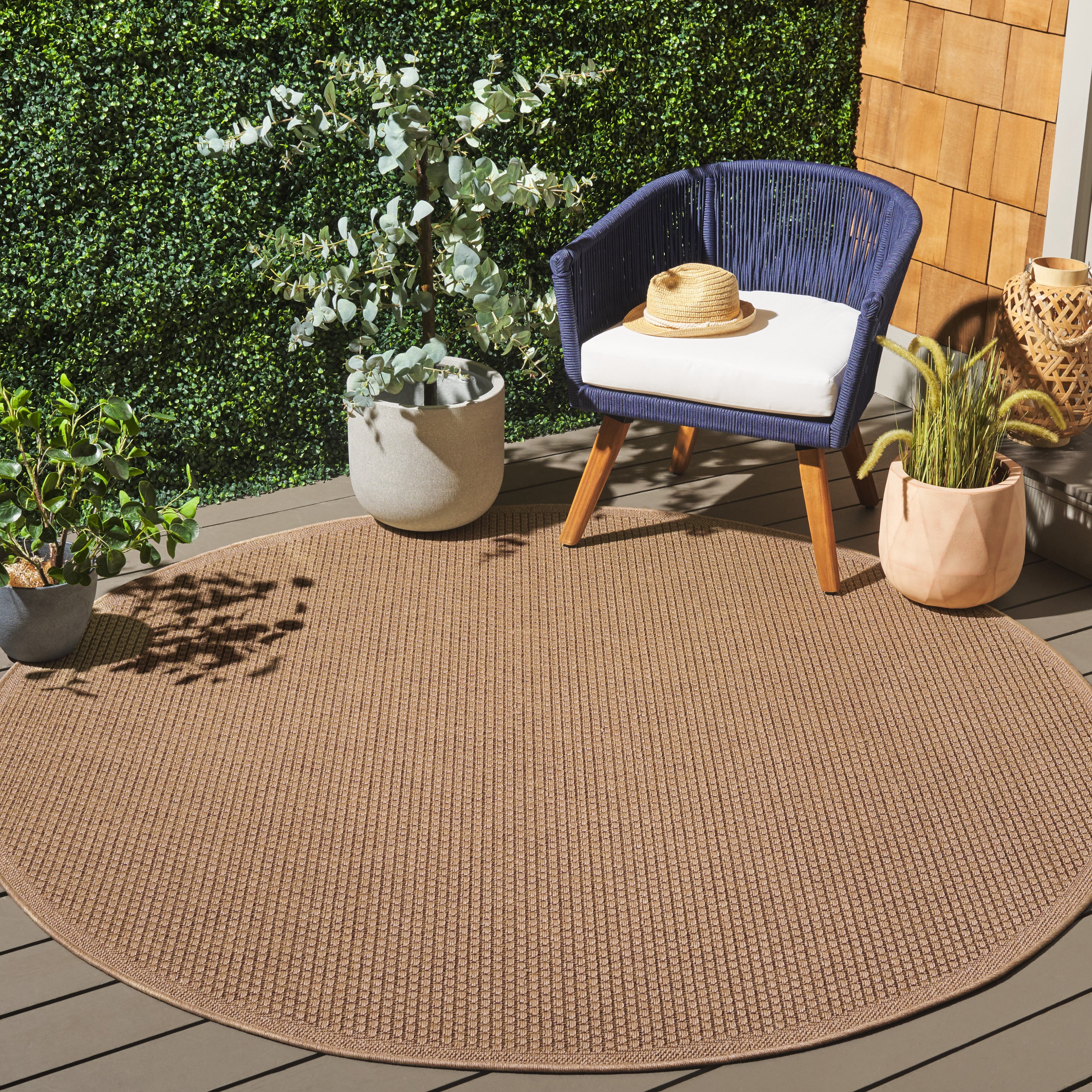 SAFAVIEH Atrium Sisal Langston Solid Indoor/Outdoor Area Rug, Beige, 6'7" x 6'7" Round