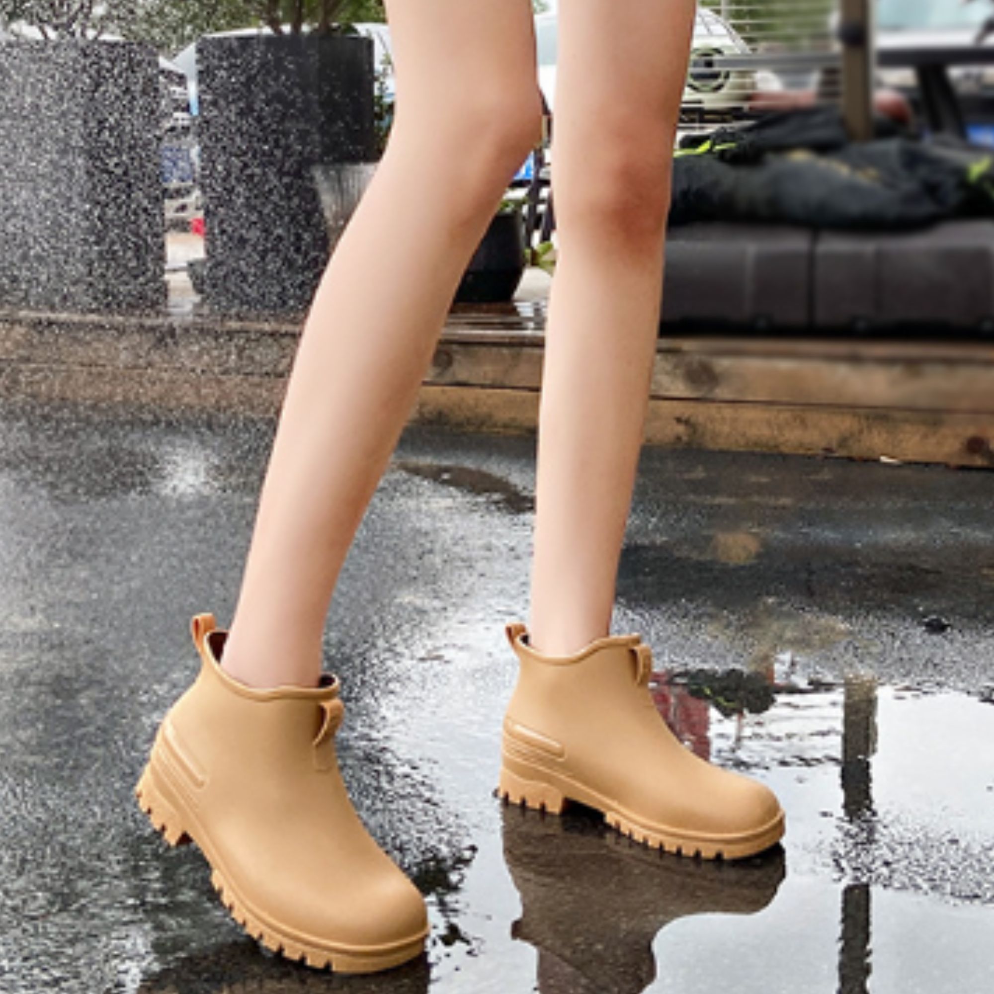 CHICVOMEY Women's Waterproof Chelsea Rain Boots Anti-Slip Work Boots for Gardening Fishing & Outdoor Ankle-Length Traction Sole Boots for Women & Men
