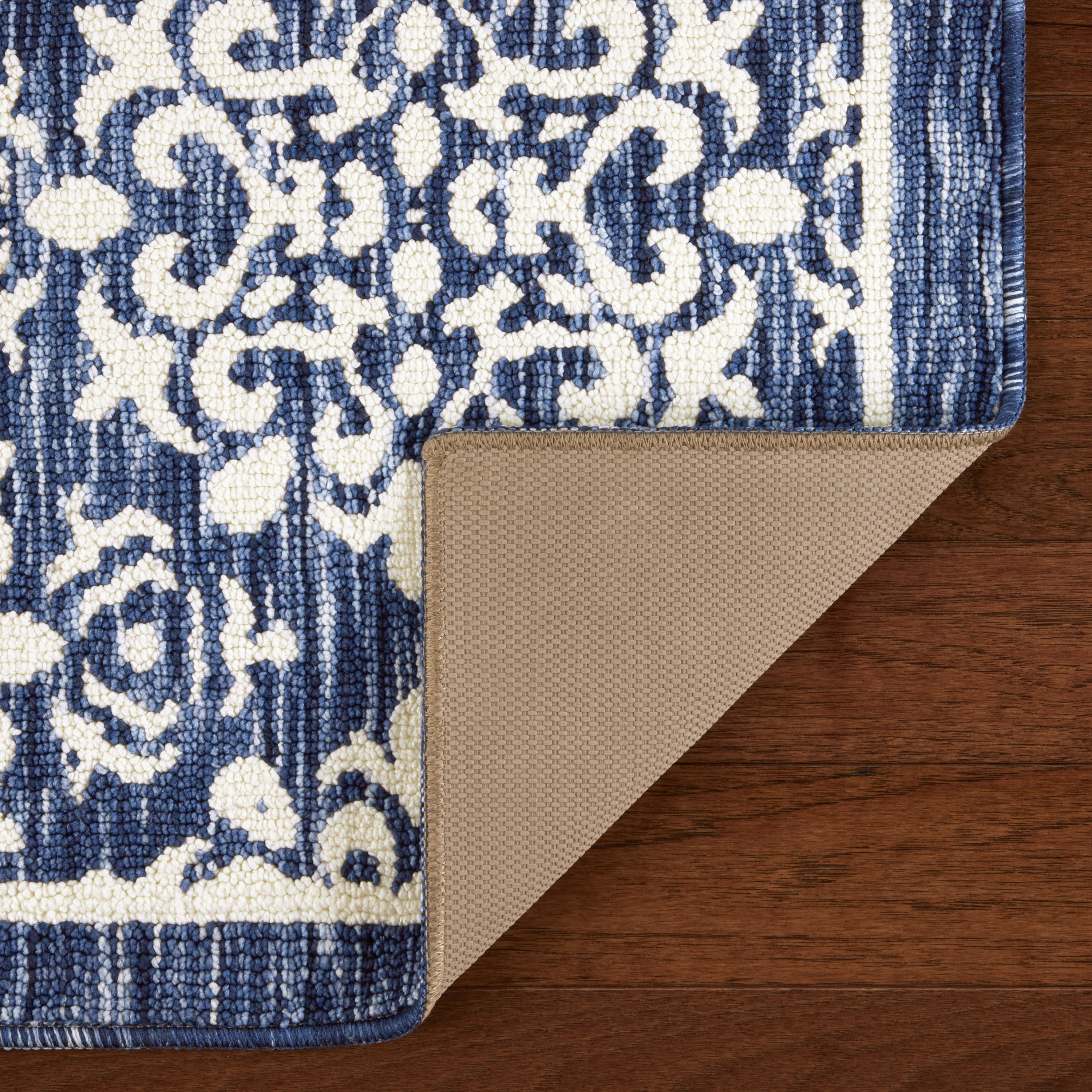 TOWN & COUNTRY EVERYDAY Walker Damask Medallion Everwash® Washable Multi-Use Decorative Rug with Non-Slip Backing, Navy Blue, 24"x72"