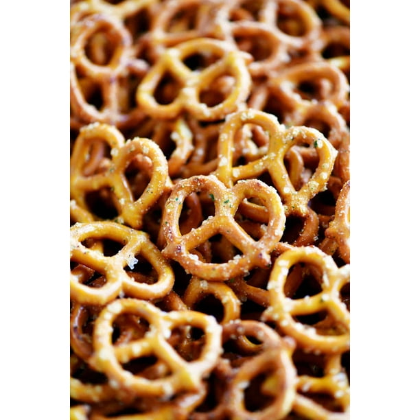 MINI TWIST PRETZELS