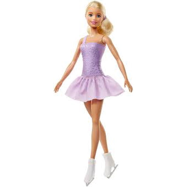 muñeca barbie patinadora artística morado con patines blancos y plateados, vista frontal de cuerpo entero; vestida con traje de patinaje morado brillante y falda corta, cabello rubio, patines de hielo visibles sobre fondo neutro; 1 muñeca. También suele usarse para escenas de juego de muñecas de moda.