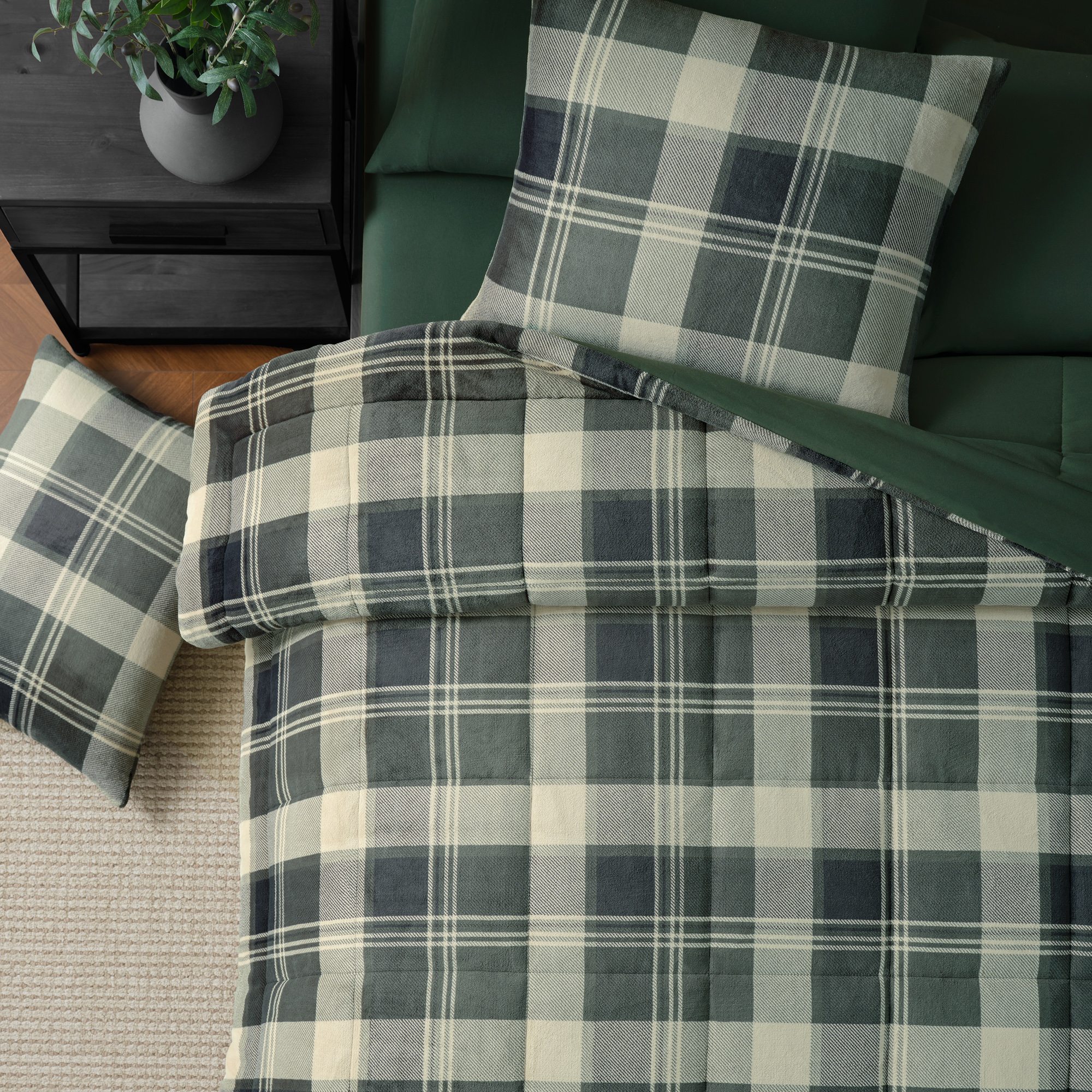 Pawz 3-Piece Fleece Comforter Set with Pillow Shams, Soft and Warm, Pine Green Plaid, King