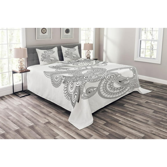 Ambesonne Floral Quilted Bedspread Set 3 Pcs, Blossoming Flowers Print Art, Queen Size, White and Black