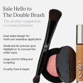 thumbnail image 2 of Brocha de maquillaje Saie The Double Brush para polvo y crema, 2 of 5