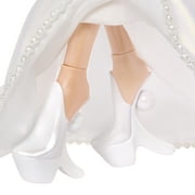 Bratz 2025 Holidayz Frosty Nightz Cloe Collector Doll with Premium Fashions and Accessories