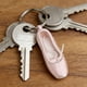 thumbnail image 3 of Llavero con colgante de minizapatilla de punta hecho a mano, accesorio para bailarines de ballet, regalo para amantes de la danza., 3 of 8