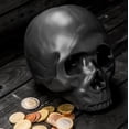 thumbnail image 4 of Calavera de cerámica para Halloween de Piggy Bank Kikkerland, 4 of 4