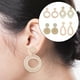 thumbnail image 4 of 4 pares de pendientes de ratán trenzados estilo boho, ligeros y llamativos, ideales como regalo. De color claro, 4 of 9