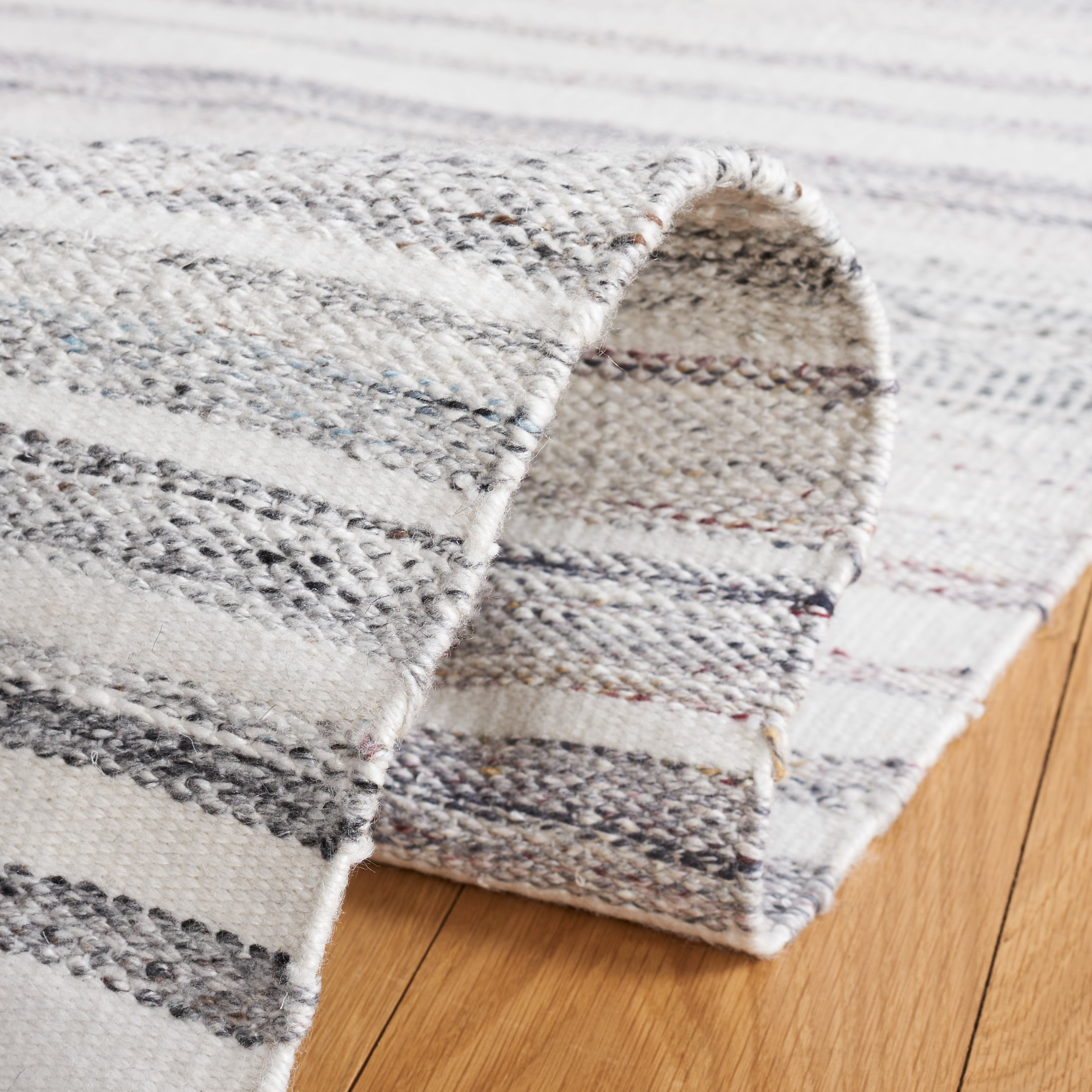 Safavieh Kilim Mckayla Striped Polyester Area Rug, Ivory/Light Gray, 6' x 6' Round