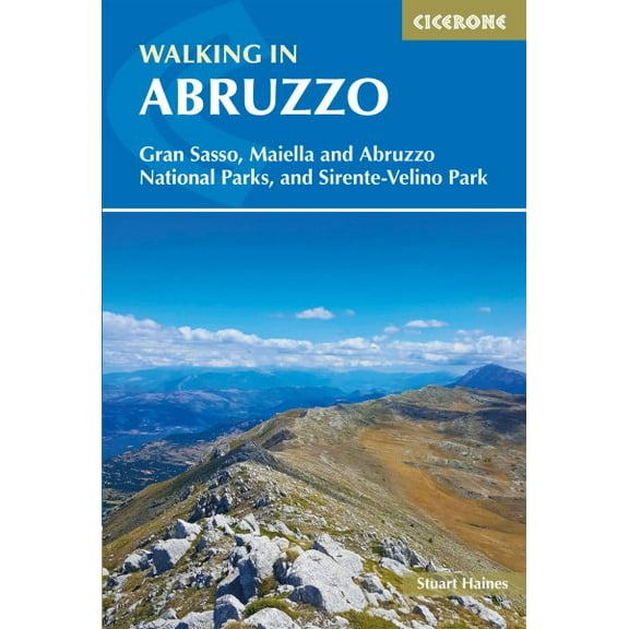 Walking in Abruzzo (Paperback)