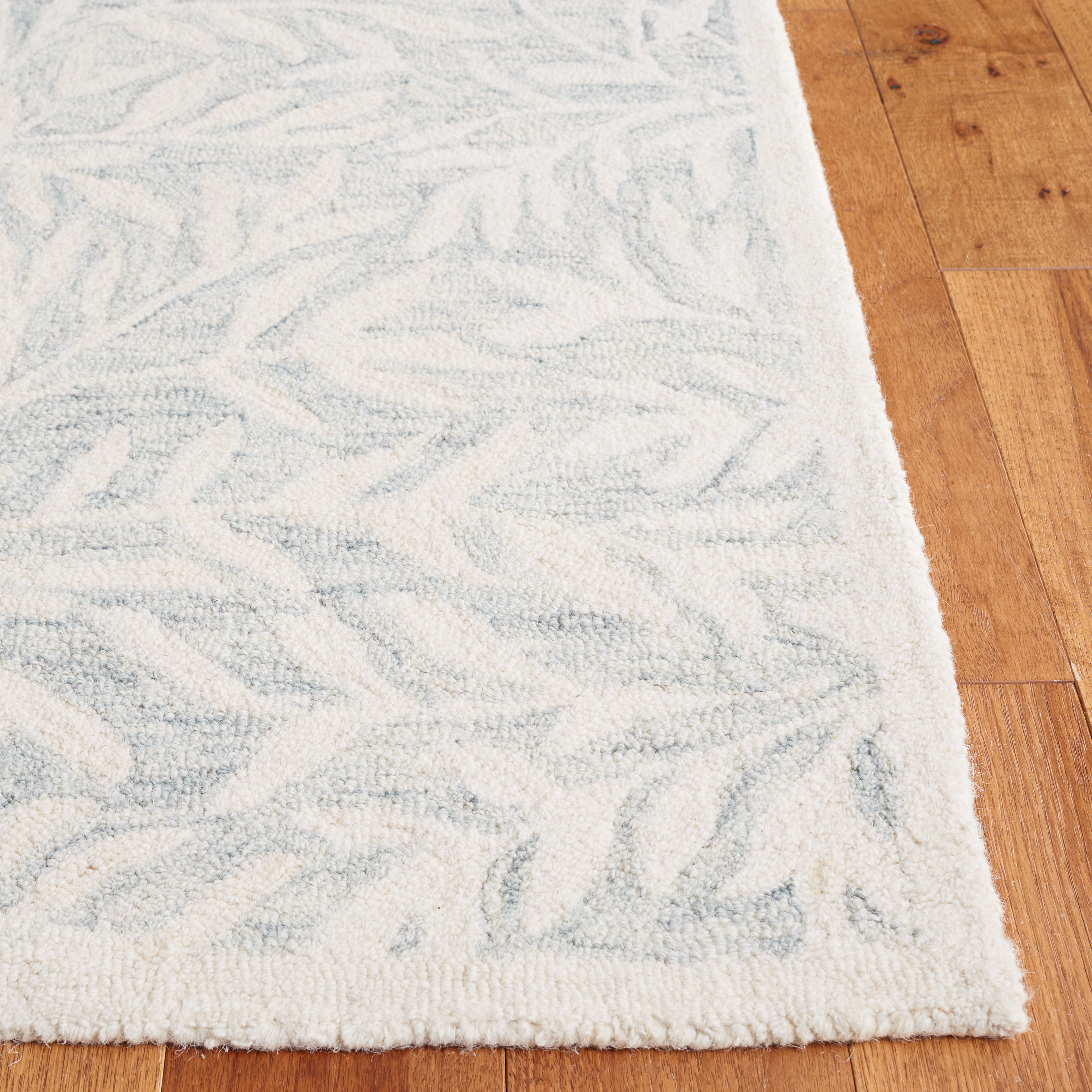 SAFAVIEH Jardin Zahara Floral Area Rug, Light Gray/Ivory, 5' x 8'
