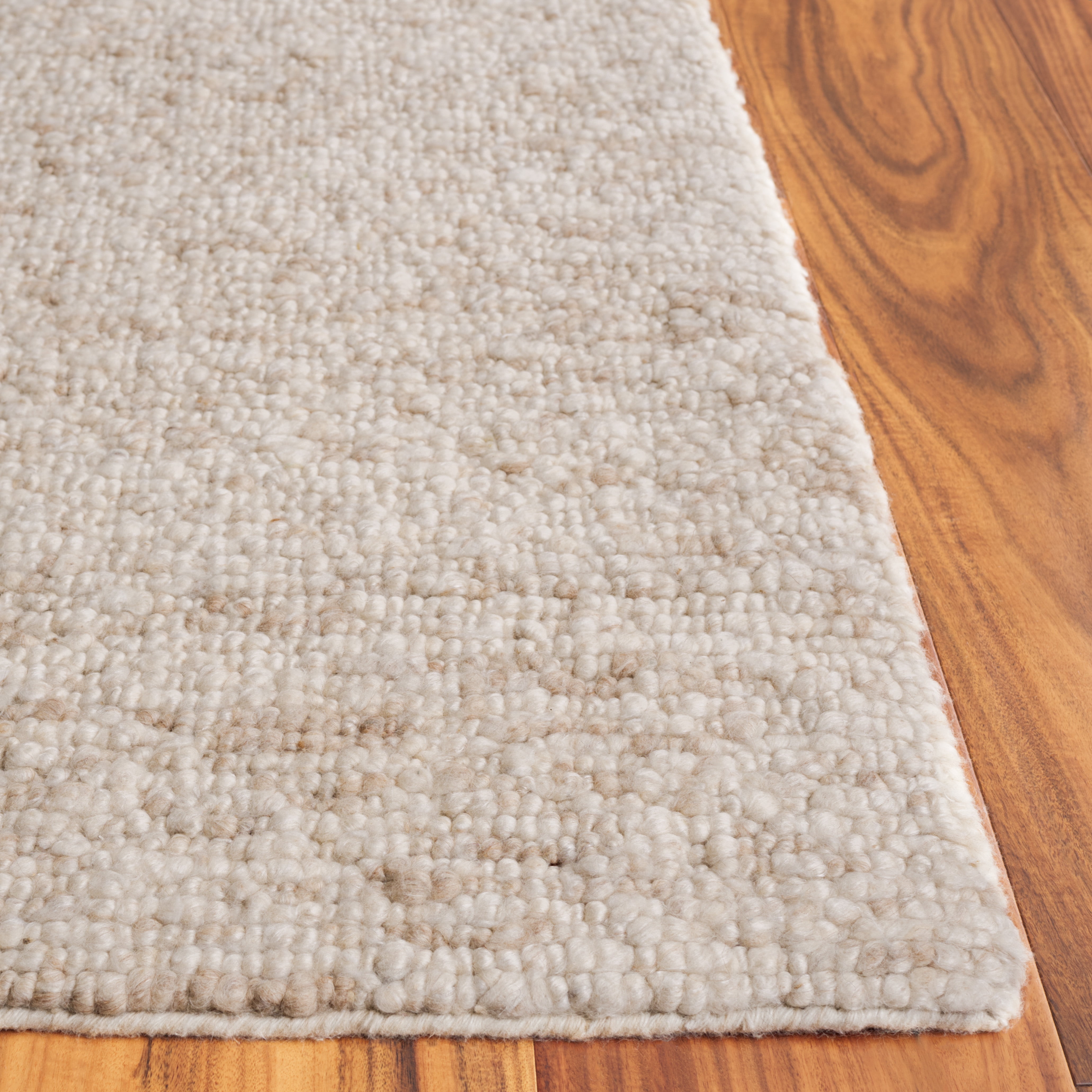 SAFAVIEH Natura Tryik Solid Area Rug, Ivory/Beige, 4' x 6'