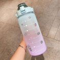 thumbnail image 3 of Botella deportiva de 70 oz con marcador de tiempo Botella de agua a escala de 2000 ml con tapa abatible ((verde)), 3 of 4