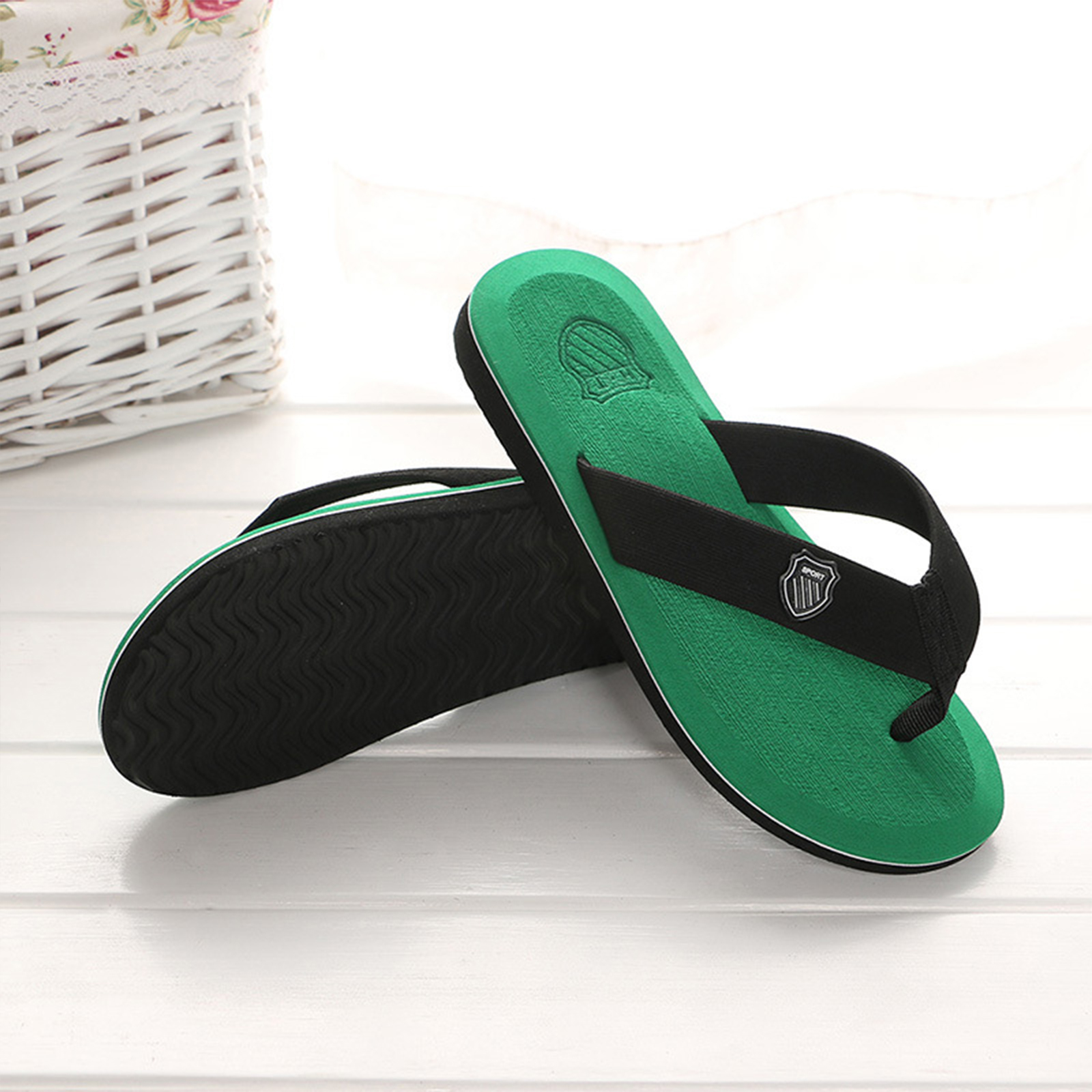 Men's Slippers Summer Quick-drying Flip Flops Non-slip Soles Big Size Male Sandals for Home Swimming Pool  Sizes 40-45(43+green)