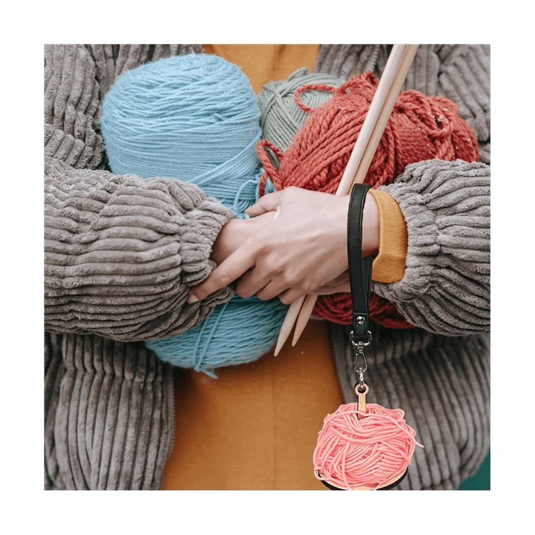 Portable Wrist Yarn Holder, Wooden Wrist Yarn Holder, Acrylic Detachable  Wrist Yarn Holder Wooden Crochet Hook Presents for Craft Lovers