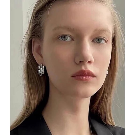 Clip on 1" silver chain link earrings with clear stone