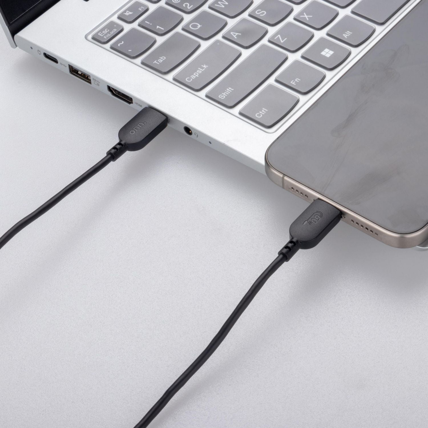 Câble USB de 60 W certifié USB-C à USB-C de 3 m/10 pi de Onn. Transfert pendant le chargement