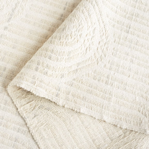 Safavieh  Handmade Kilim Suela Geometric Tassel Wool Rug 6' x 9' - Light Grey/Ivory