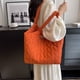 thumbnail image 3 of Bolso de mano acolchado para mujer, bolso de hombro grande, bolso de diseñador, bolso de trabajo con cremallera, bolso de mano de plumón, 3 of 6