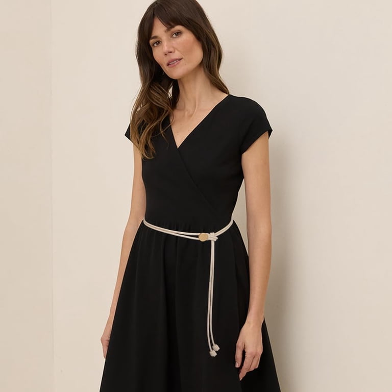 Women Skinny Belts Thin PU Leather Knotted Waist Belt for  display picture 3