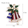 thumbnail image 4 of Nueve broches navideños, calcetines, guantes, sombreros, guirnaldas, campanas, alfileres de muñecos de nieve a la moda europea y americana, los tamaños de mujer varían., 4 of 5