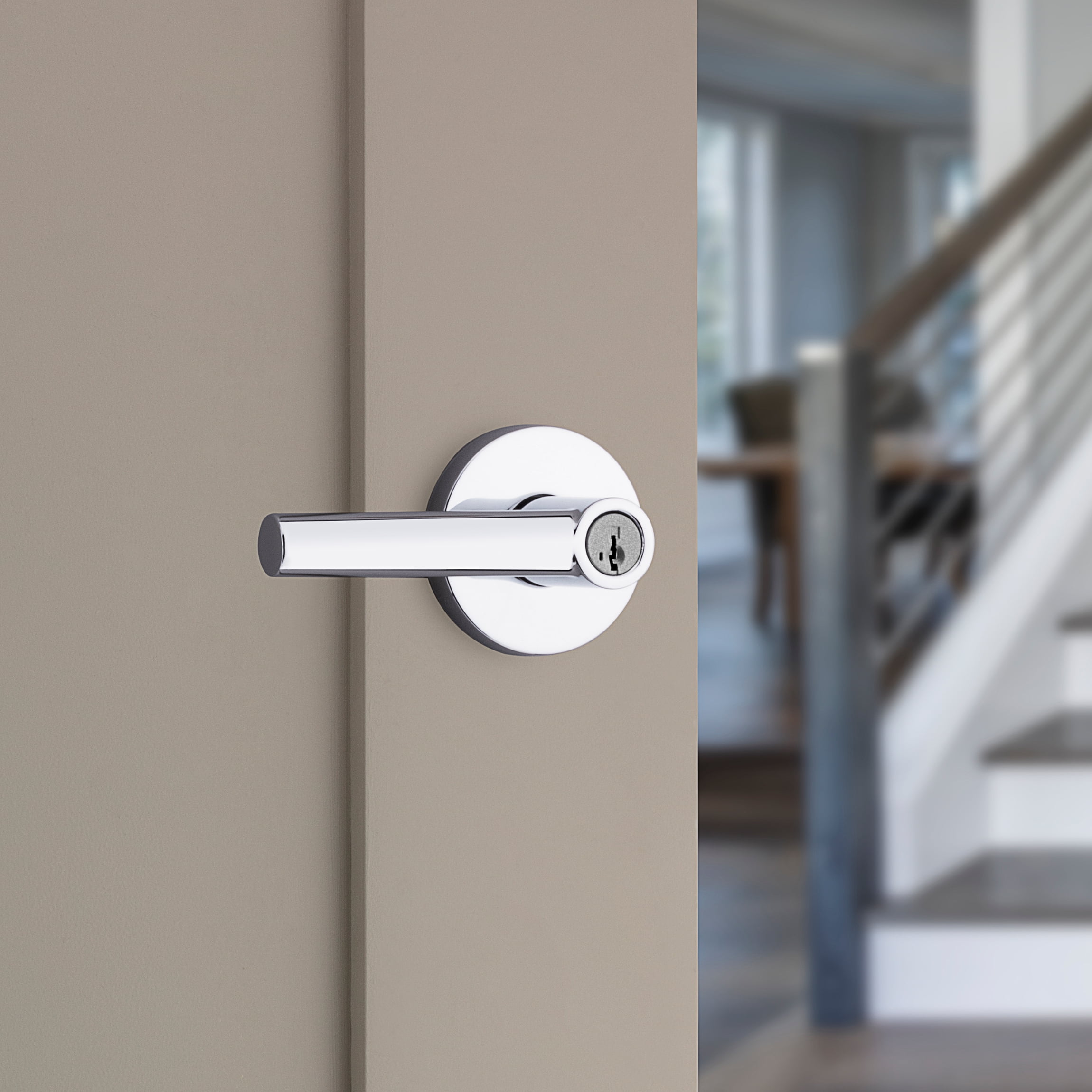 Kwikset Milan Round Keyed Entry Lever Doorknob with Smartkey Polished Chrome