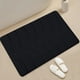 thumbnail image 5 of Alfombras absorbentes y antideslizantes para baño, lavables a máquina, nueva alfombra de felpa individual, alfombra de baño absorbente de agua y antideslizante con patrón de onda, negro, 5 of 9