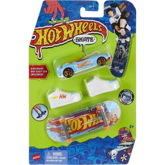 Hot Wheels Skate Tony Hawk Transforming Skate Bus with 1 Exclusive