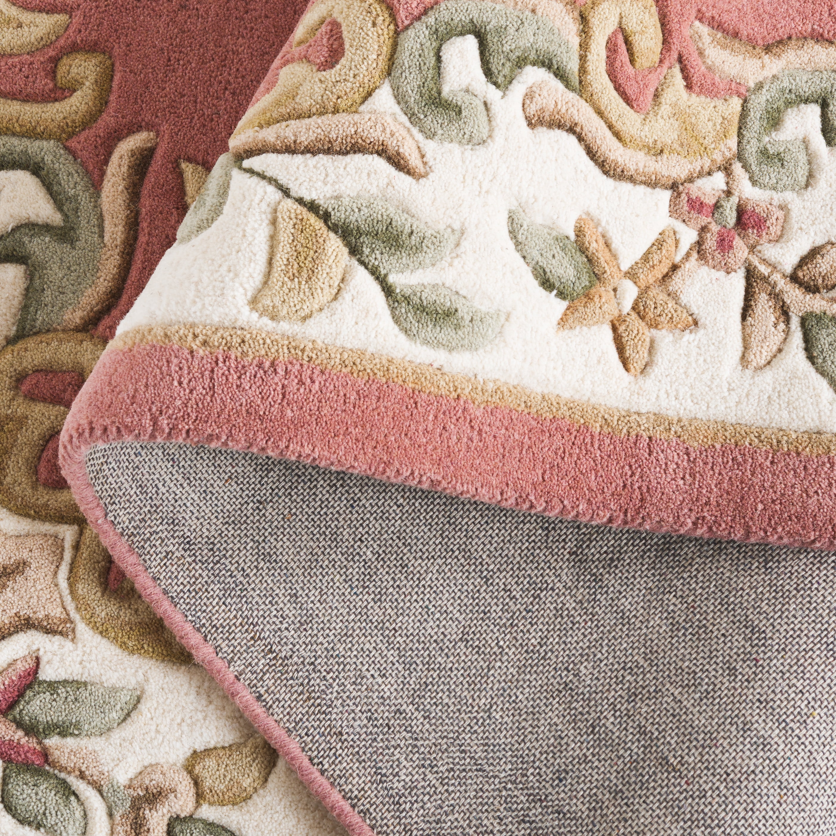 SAFAVIEH Aubusson Albus Medallion Area Rug, Pink/Ivory, 5' x 8'