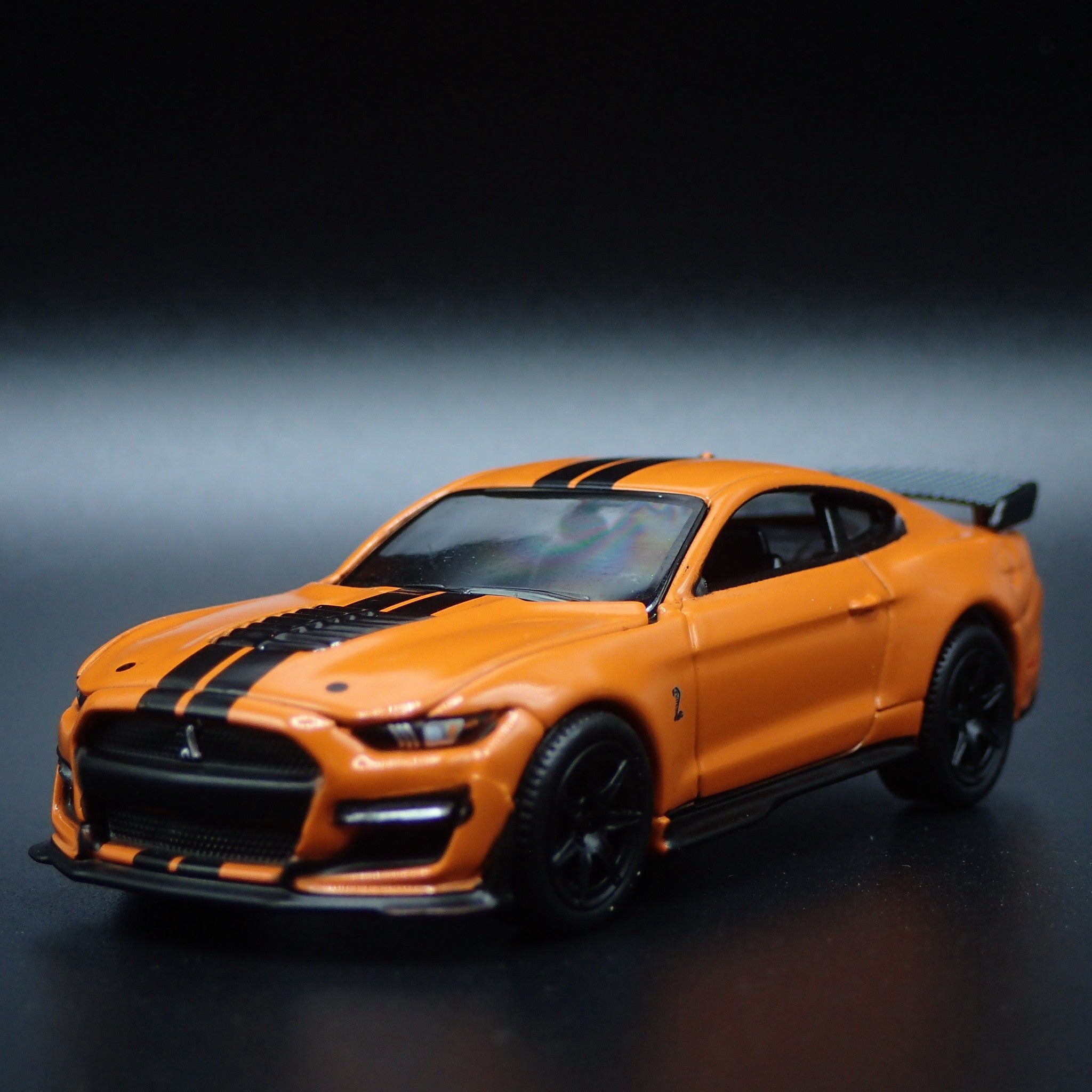 Auto World 1:64 Die Cast 2021 Ford Mustang Shelby GT500 Carbon