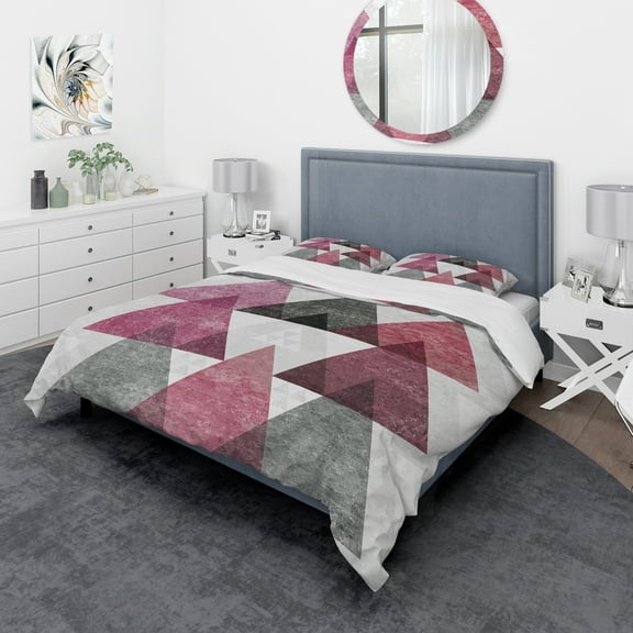 Designart 'Pink Geometric Mod Triangles I' Geometric Duvet Cover Set