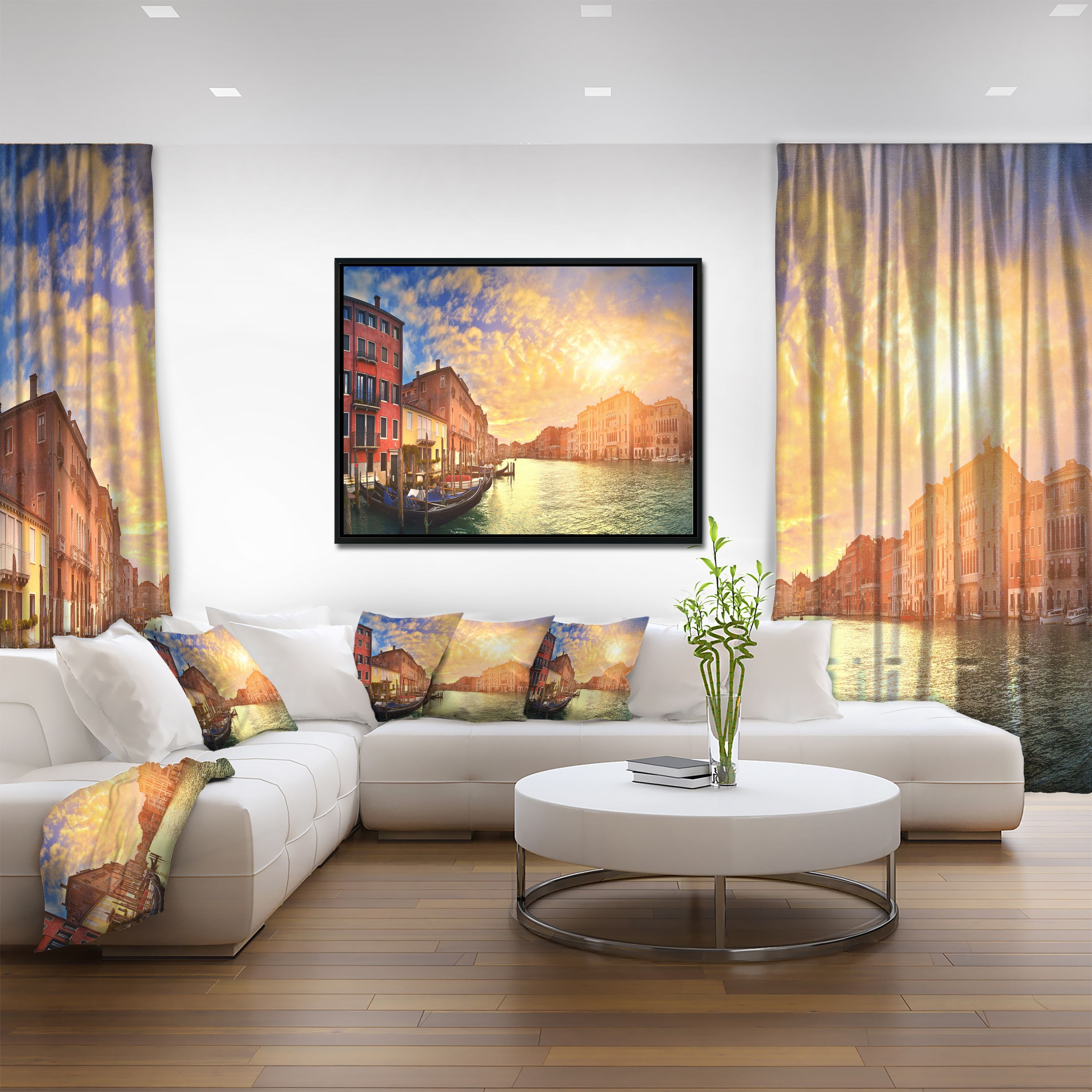 Designart ' Majestic Sunset over Venice ' Cityscape Framed Canvas Art Print