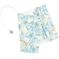 thumbnail image 1 of Funda protectora de tela para libros, tamaño A5, lavable, con diseño de fresas en azul celeste claro., 1 of 7