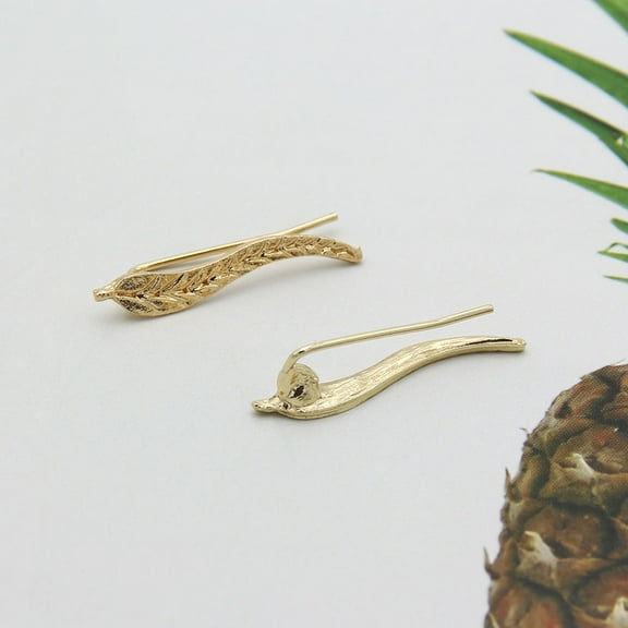 WHAMVOX 1 Pair Chic Leaf Ear Climbers Delicate Fashion Crawler Cuff Earrings Jewelry for Women (Golden)